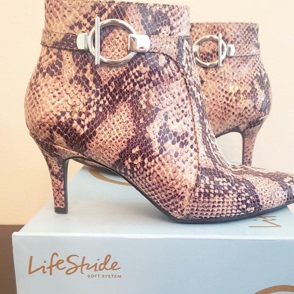 Life Stride Viper Samara Booties
